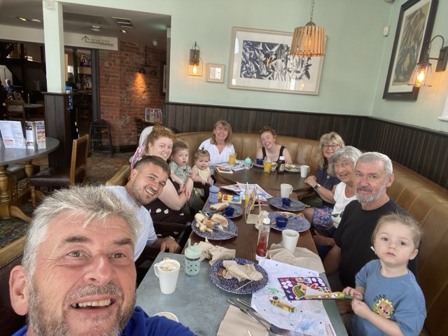 Family Breakfast and Wellington Monument